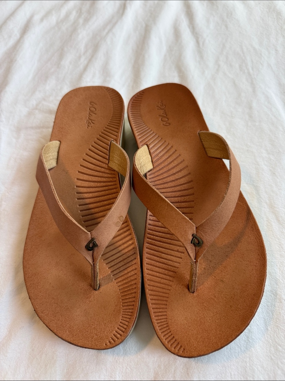 OluKai Women's Ao Loa Tan Wedge Thong Flip-flop Sandals - Picture 2 of 4